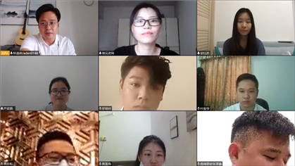 图1.老师和同学们在线上准时见面.png